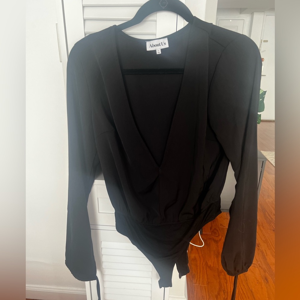 Perfect Condition! About Us From Revolve Black Bo… - image 3